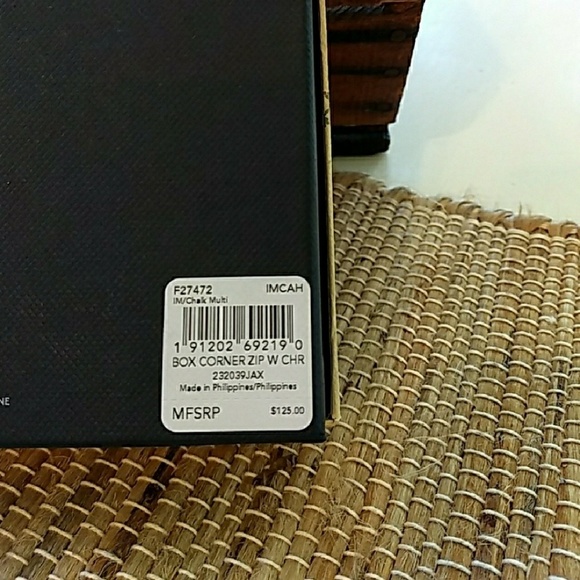 SALE Coach Daisy Charm Wristlet - Picture 8 of 8